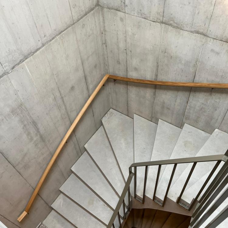 Treppengeländer-Wandhandlauf-Austritt